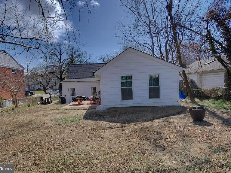 2924 Virginia Ave — Photo 35