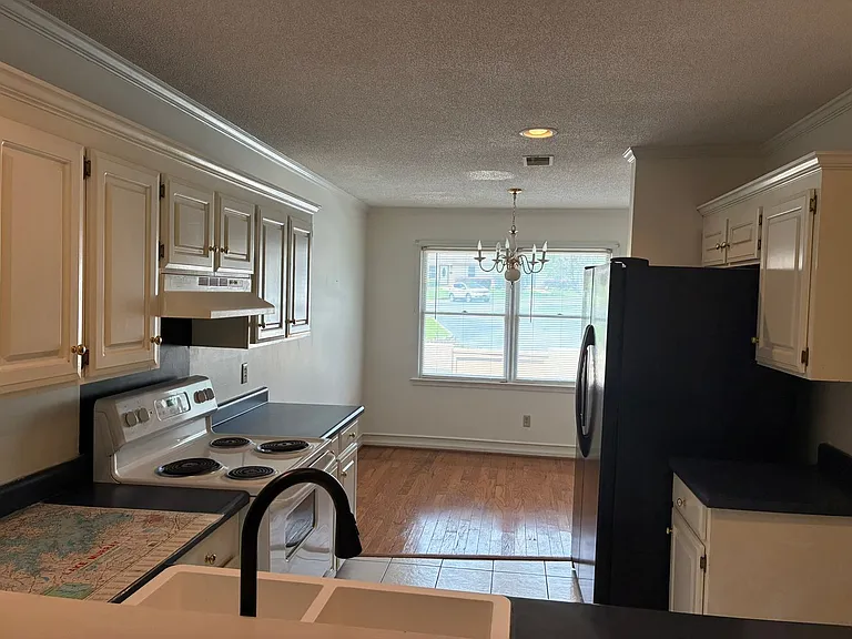 40 Boardwalk Ln — Photo 4