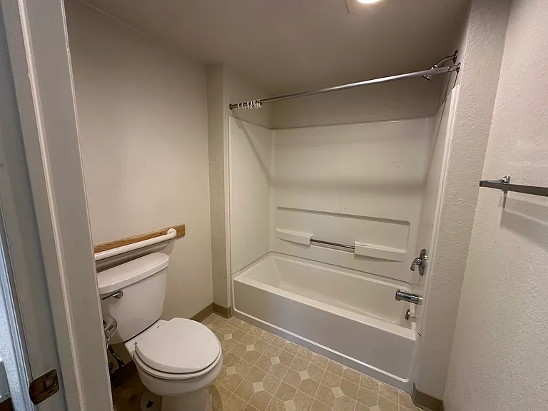 100 E Main St #323 — Photo 9