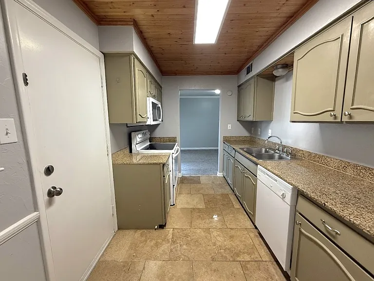 7832 Royal Ln #201 — Photo 5