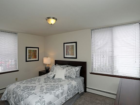 5th image of 2332 N Oakland Ave APT 310