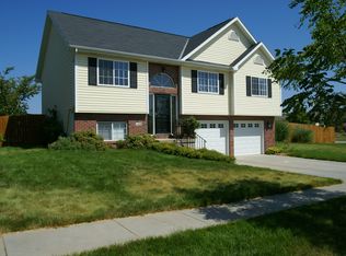 100 Chancery Ln, Lincoln, NE 68521