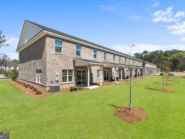 37 Azalea Ln — Photo 8