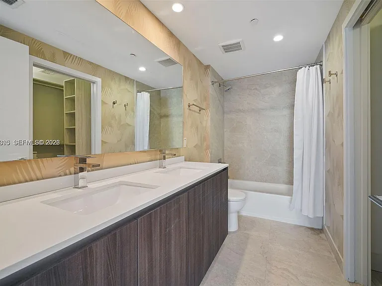 488 NE 18th St #3701 — Photo 14