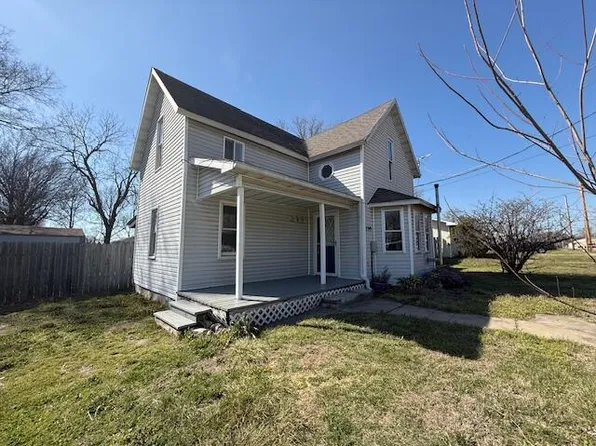 209 S Gilmore Avenue, Miller, MO 65707