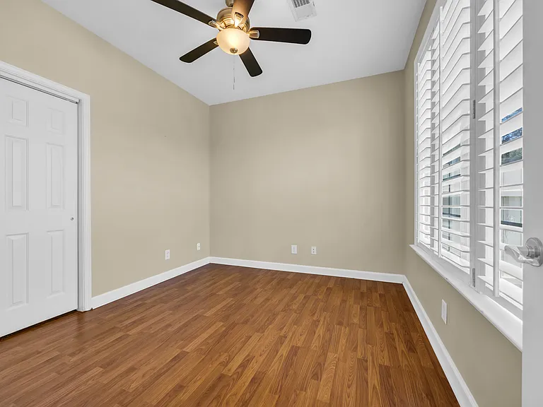 101 Zinnia Dr — Photo 11