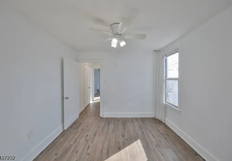 444 James St #B — Photo 21