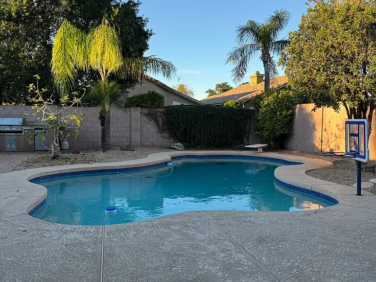 2523 E Parkside Ln — Photo 9