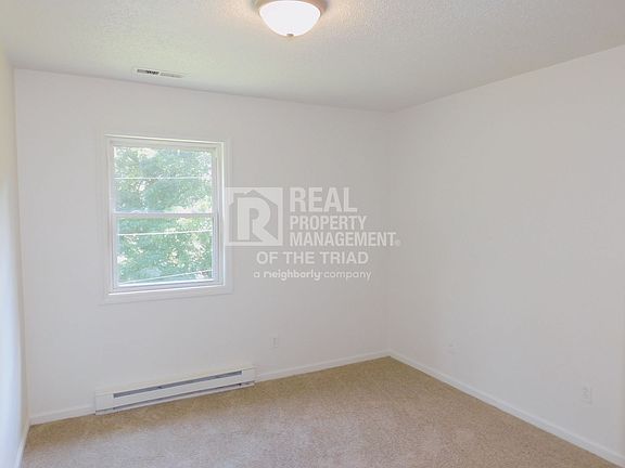 3rd image of 1506 Autumn Dr APT C