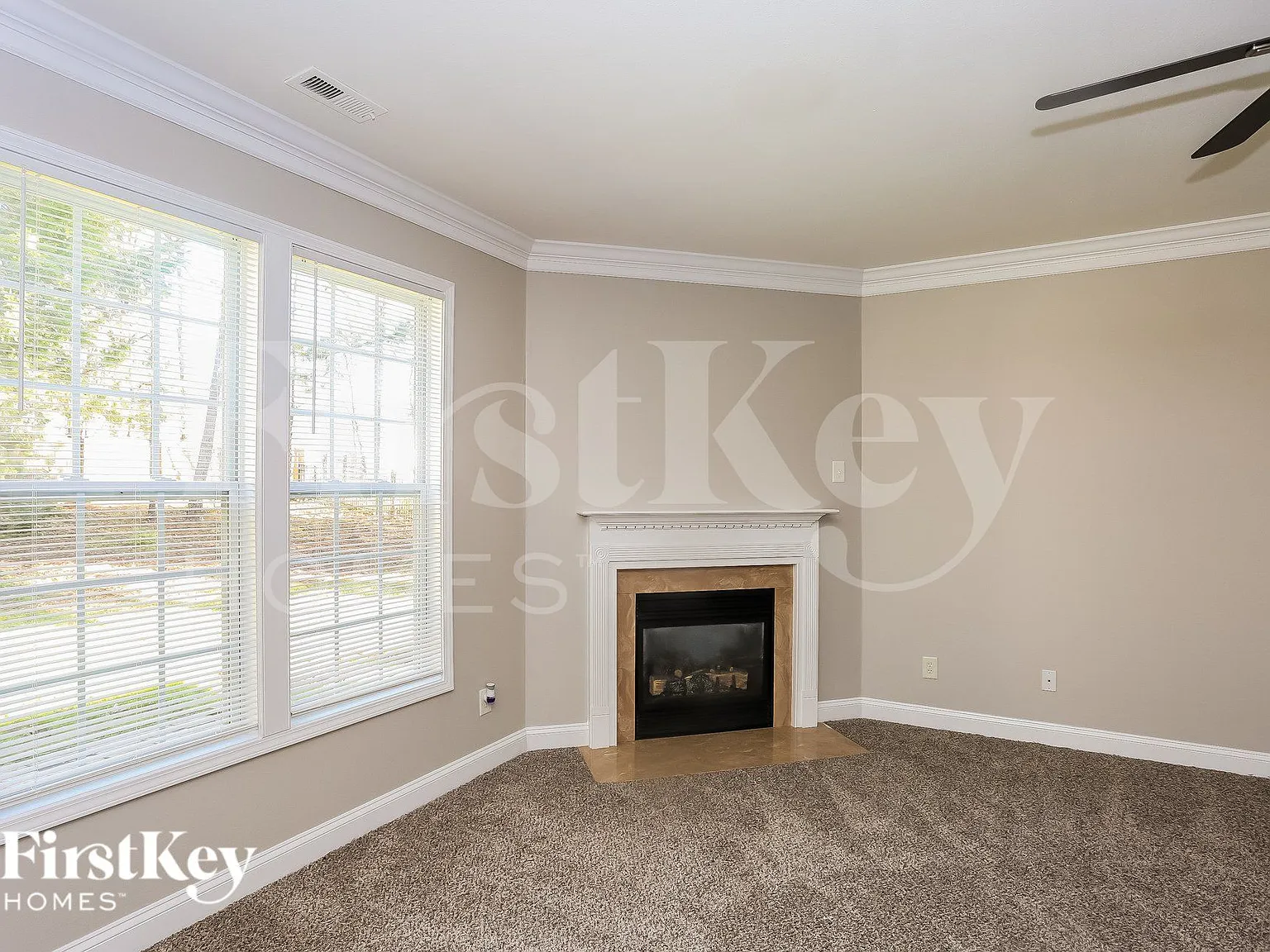 3 bed, 2.0 bath, 1958 sqft, $2,345 — Photo 4