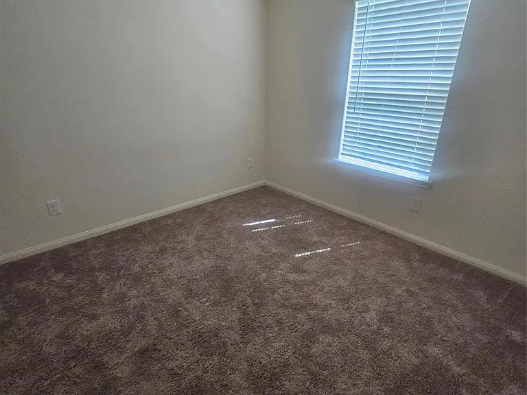 6011 Treasure Cove Rd — Photo 4