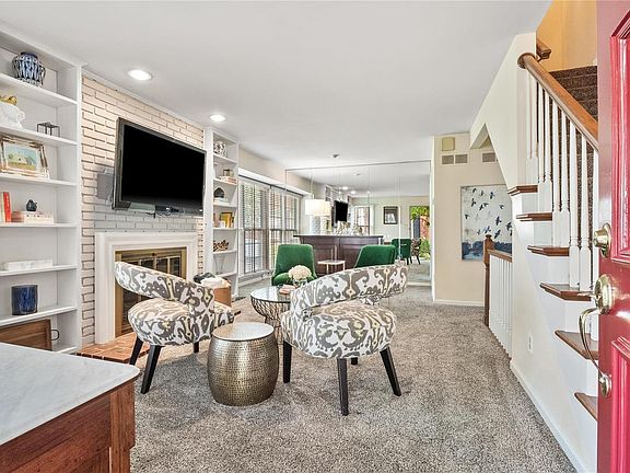 5th image of 1021 Brooksgate Manor Dr