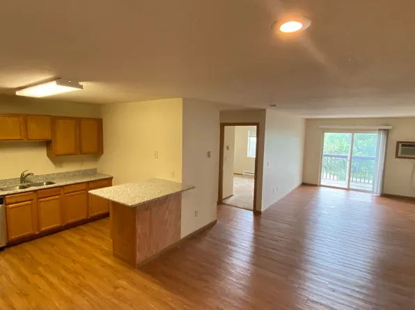 Westwood Place Apartments, 625 N 43rd St APT 208, Grand Forks, ND 58203