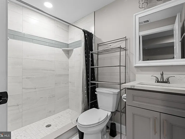 1528 W Seybert St — Photo 32