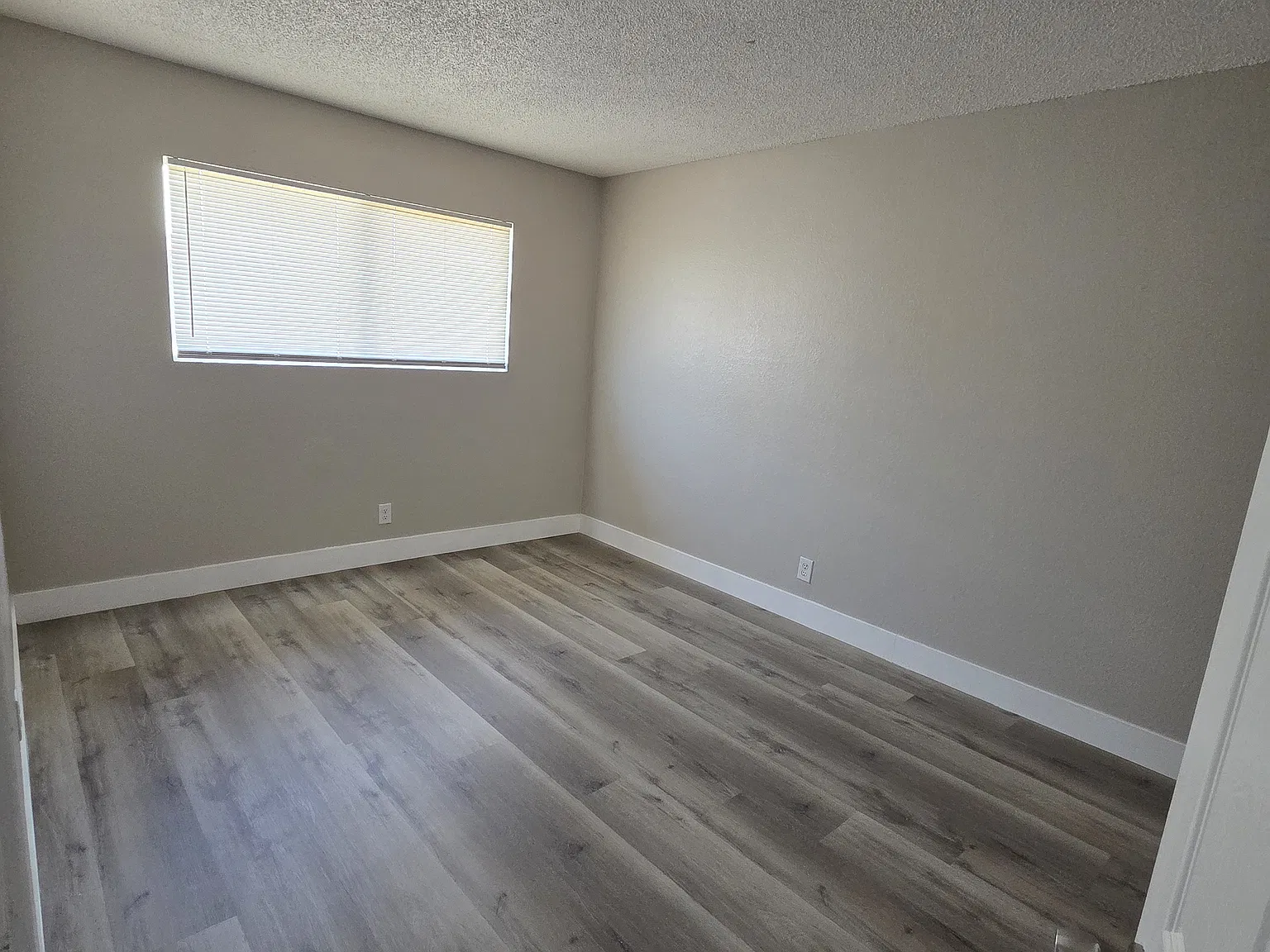 529 North Cir — Photo 3