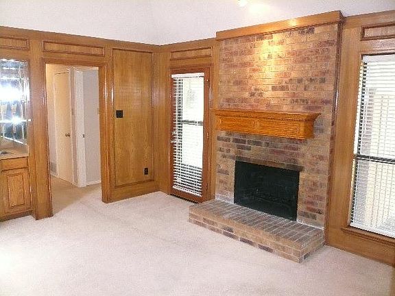 5th image of 2625 Silverthorne Dr