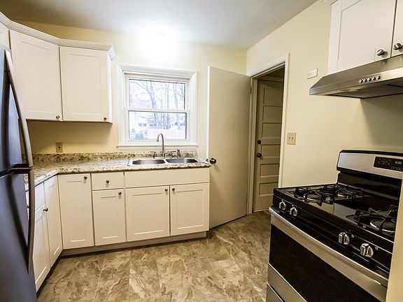 Kitchen, new stainless appliances. Gas Range.