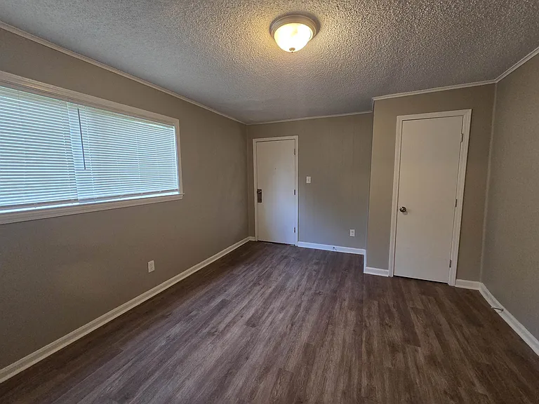 3487 Heckle Ave — Photo 5