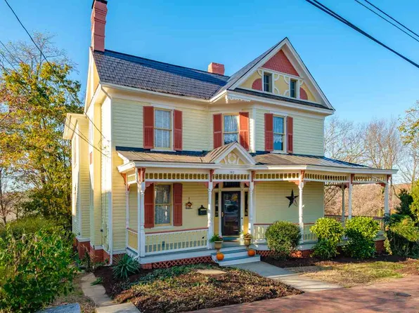 362 Sherwood Ave, Staunton, VA 24401