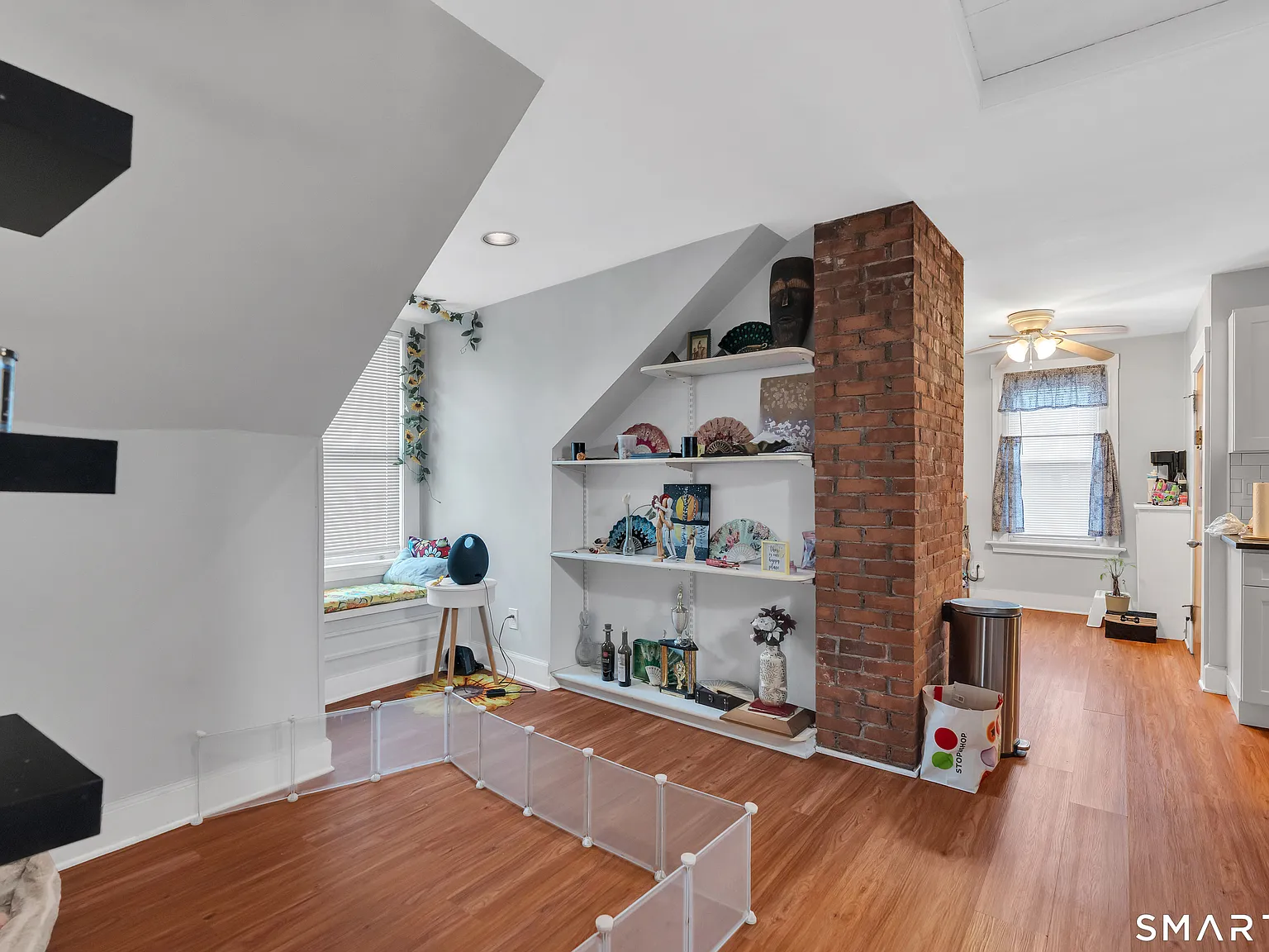 2 bed, 1.0 bath, 948 sqft, $1,550 — Photo 2