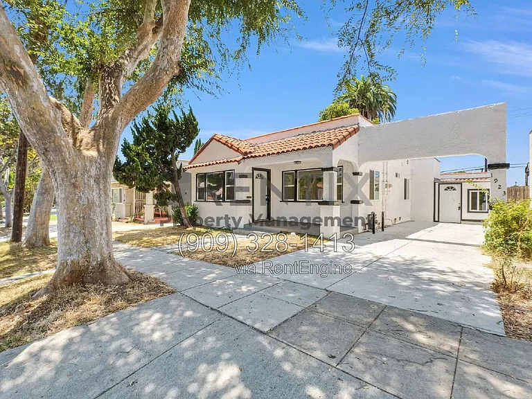1921 Junipero Ave — Photo 2