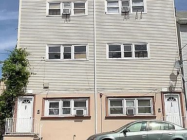 1st image of 549 Summer St APT 2R