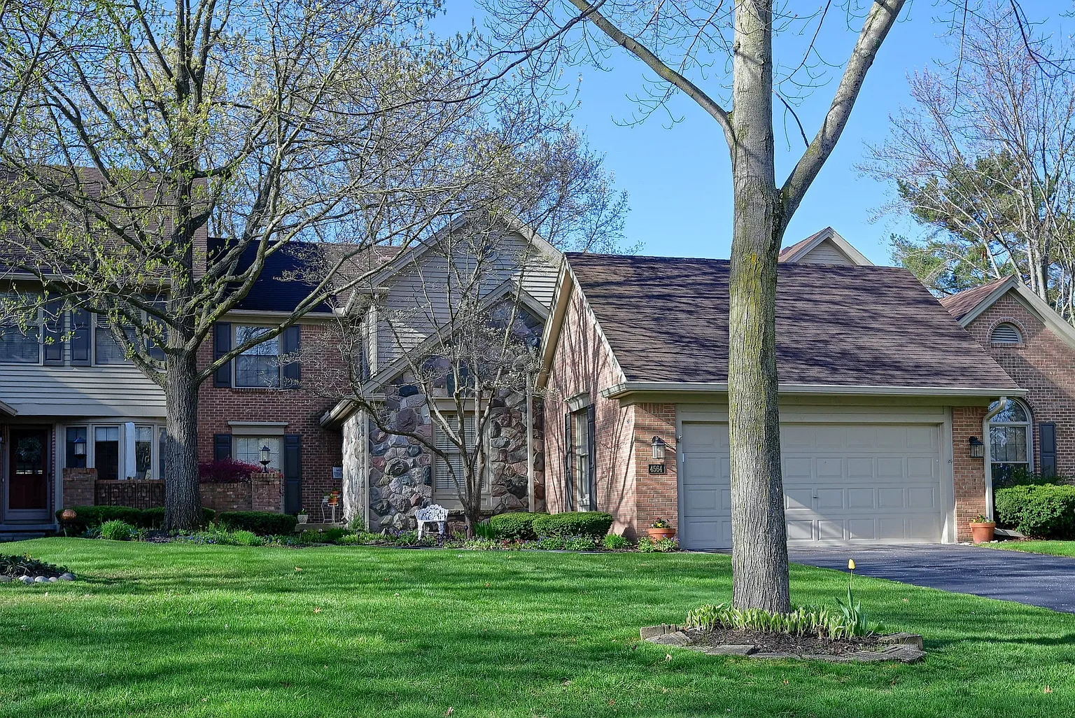 4564 Golf View Dr photo 1