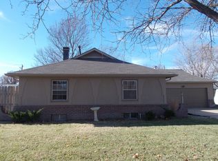 827 N Wood Ave, Wichita, KS 67212