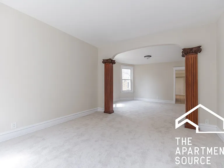 2110 N Avers Ave #G — Photo 3