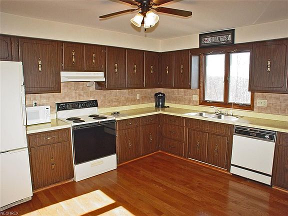 5th image of 145 Lafayette Cir
