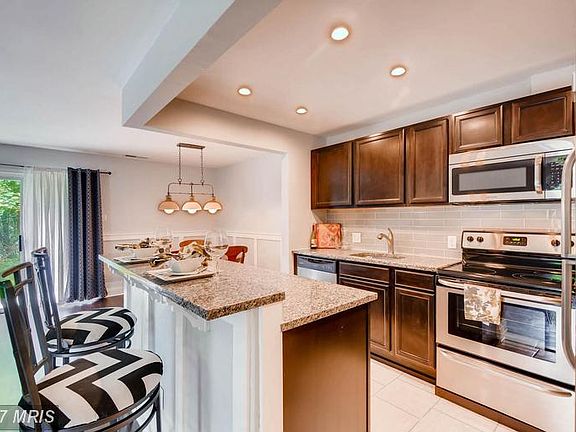 2nd image of 87 Ashlar Hill Ct Unit 87