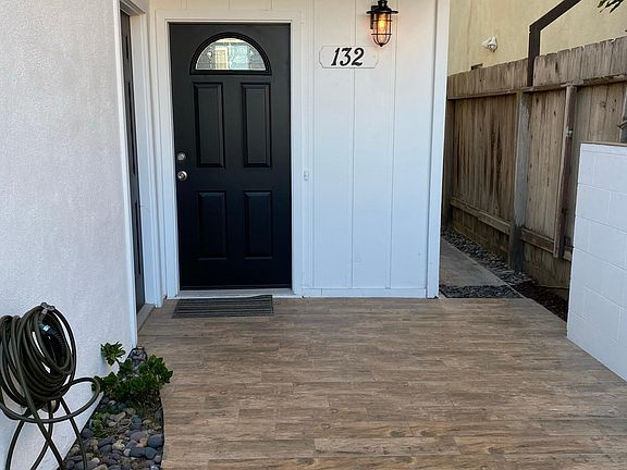 2nd image of 132 Moorpark Ave