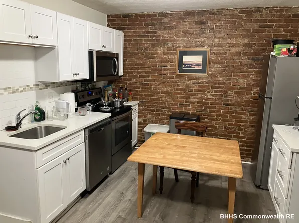 3 Elm St #1, Somerville, MA 02143