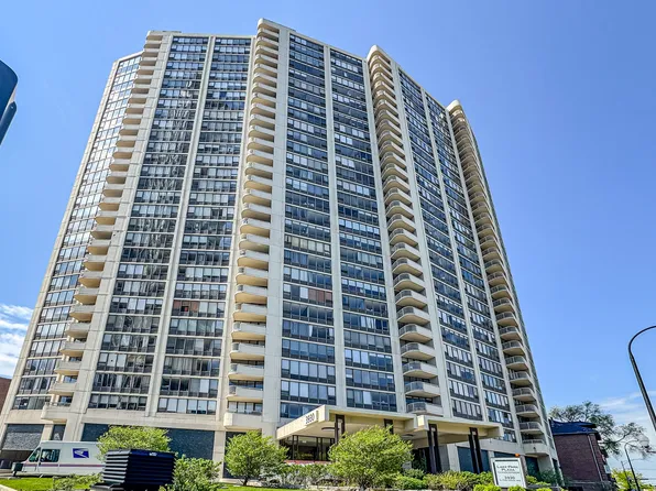 3930 N Pine Grove Ave APT 1805, Chicago, IL 60613