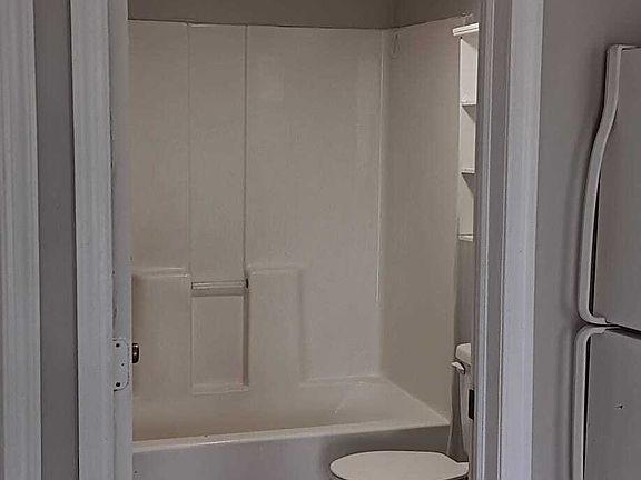 4th image of 19 Amity Ct #16989969