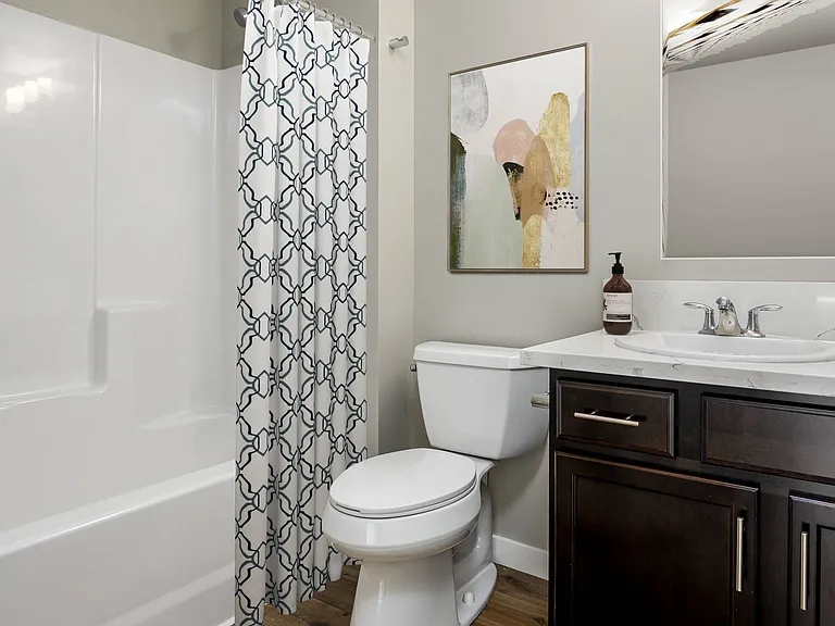 2 Bedrooms 1 Bathroom
