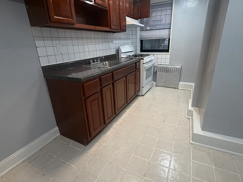 54 S Munn Ave #1A