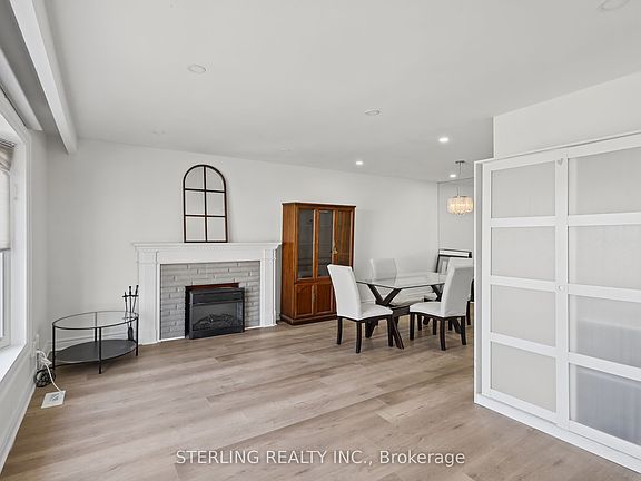 4th image of 27 Oakmeadow Blvd