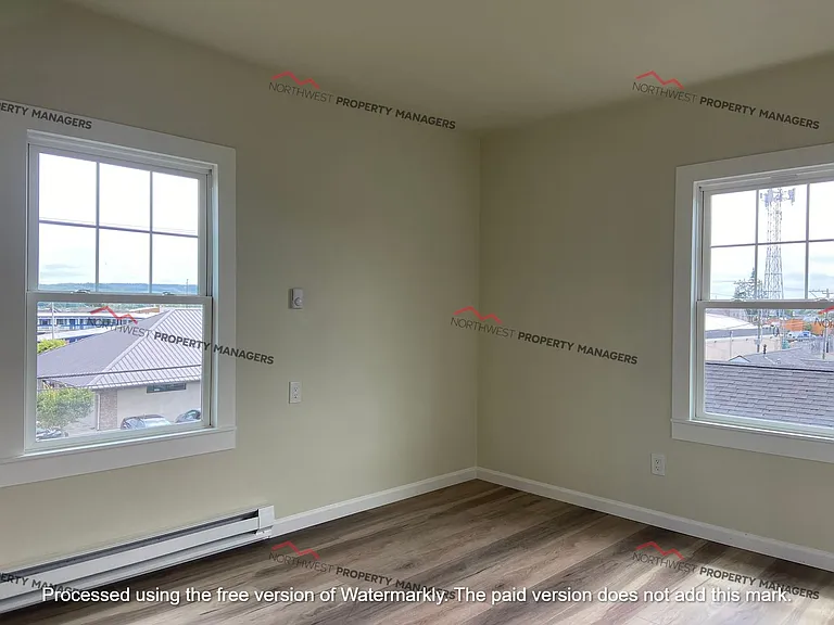509 W Market St — Photo 12