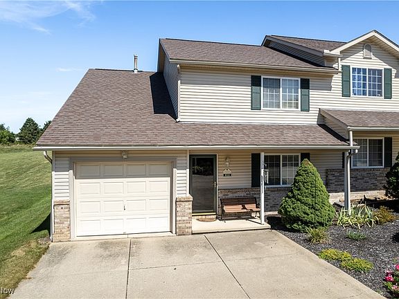 3rd image of 812 Doty Dr
