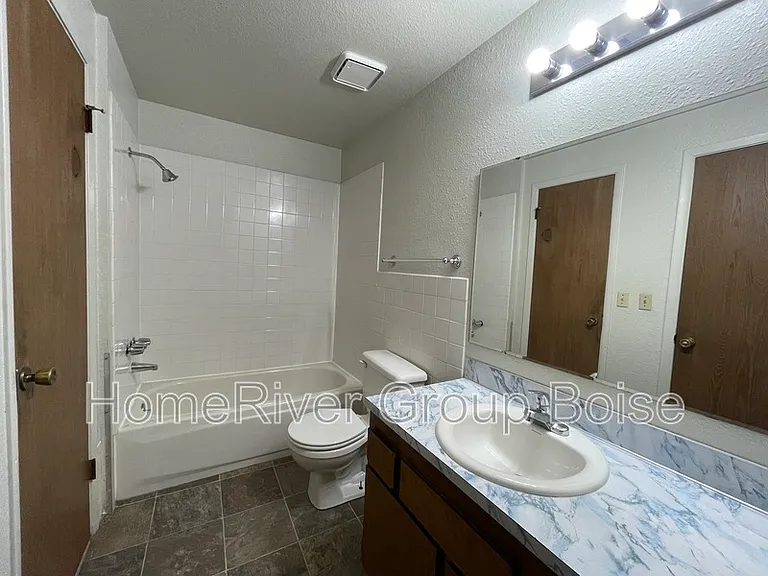870 E Bergeson St — Photo 13