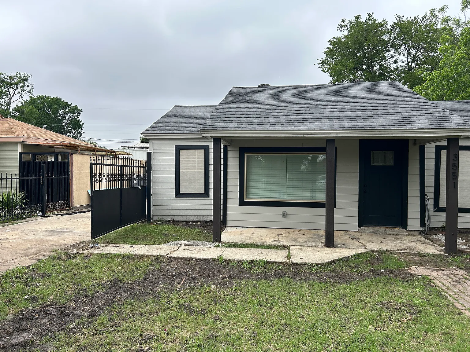 3 bed, 980 sqft, $2,350 — Photo 1