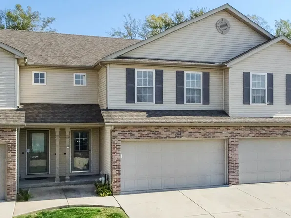 2515 Fox Trot Trl, Bloomington, IL 61704