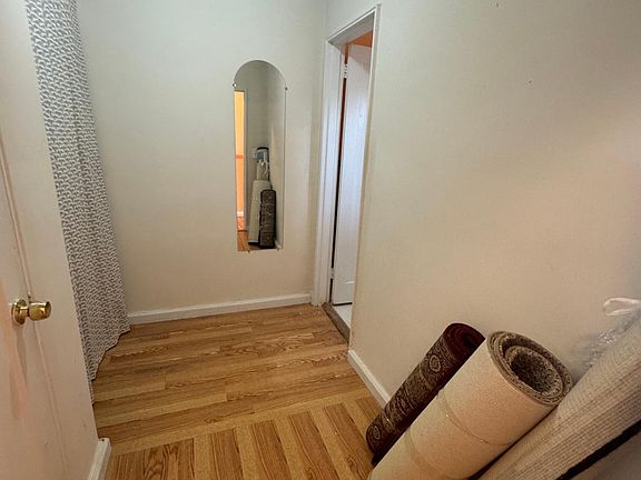 3rd image of 8 Wainwright Ave APT 2C