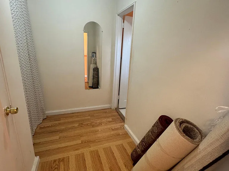 8 Wainwright Ave #2C — Photo 3