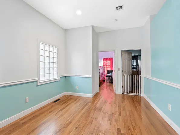 1303 Summit Avenue image 8 of 21