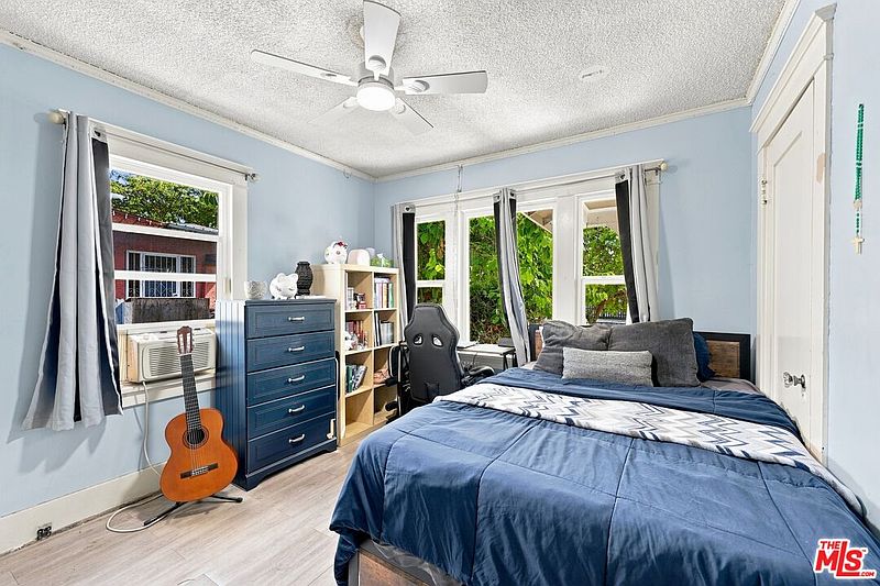 Listing photo 10 of 37