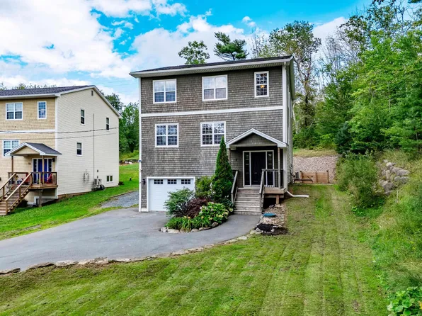 7 Copperhead Rd, Fall River, NS B2T 1W2