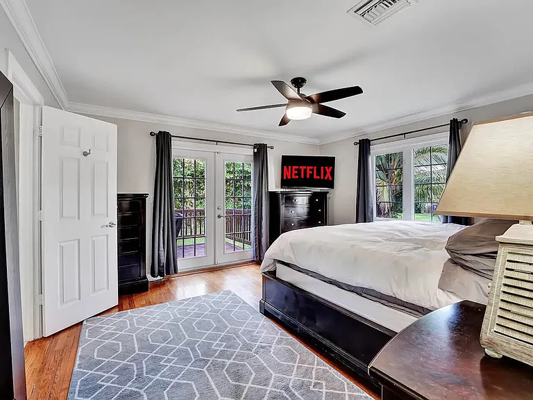 5574 Lake Osborne Dr — Photo 18