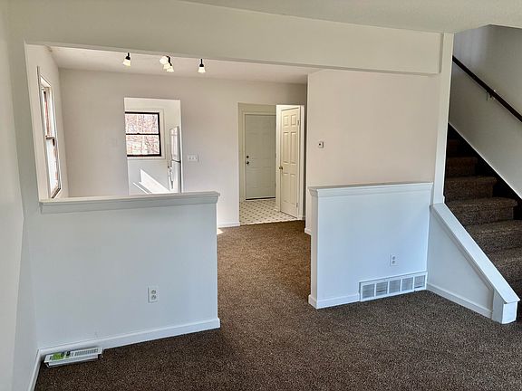 3rd image of 17312 Oak St